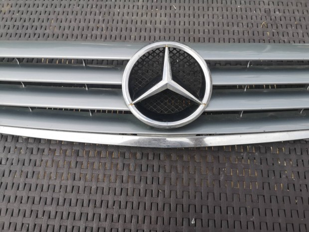 eladó mercedes c 220 w203 hűtőrács