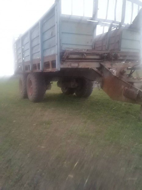 elad� mez�gazdas�gi g�pek T088 tr�gyasz�r� komb�jn stb... 