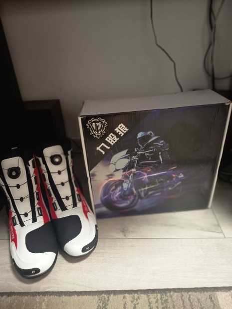 elad motoros csizma (sport)