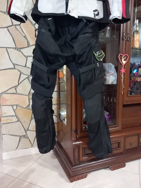 elado motoros ruha komplett