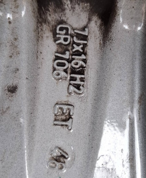 elad� n�gy 215/55 R16 97V ny�ri gumi alu felnivel