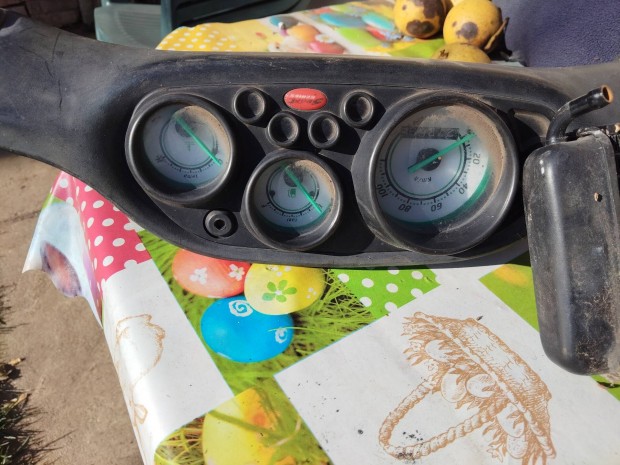 eladó robogó alkatrész