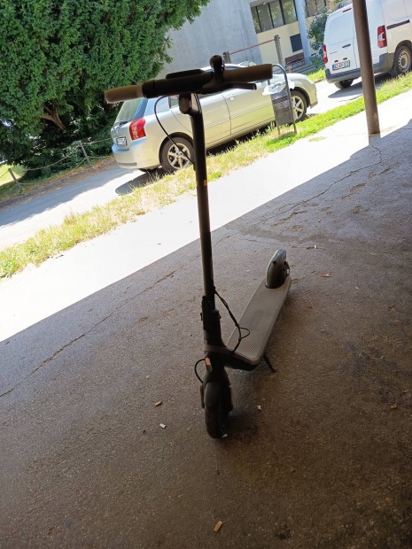 eladó roller olcsón szállításban tudok segíteni!