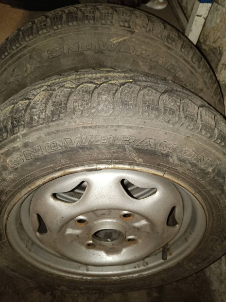 elad� suzuki swift teligumi felnivel