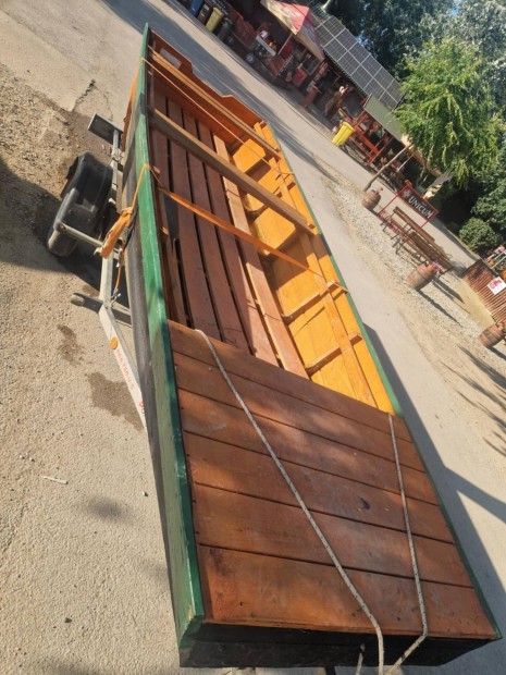 eladó újszerű fa csónak 5x1.45m