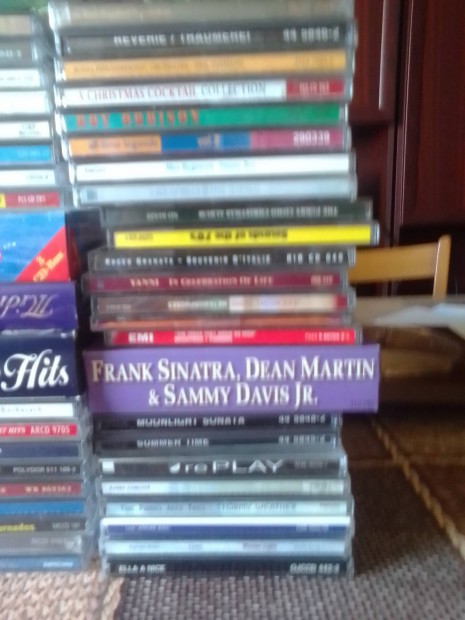 eladó zene CD regiek