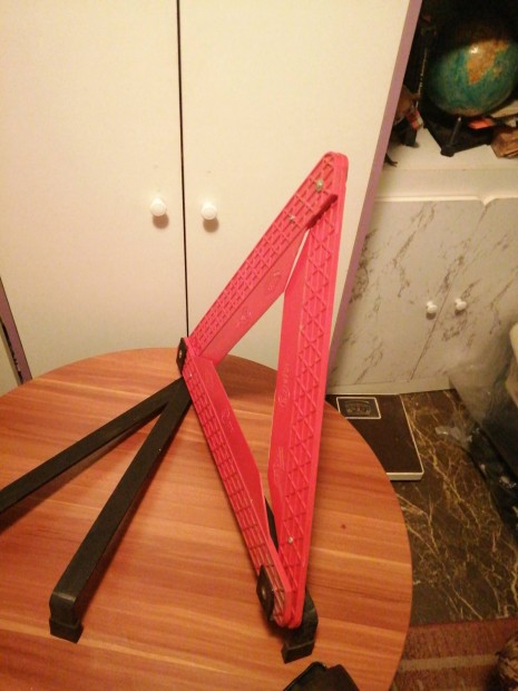 elakadast jelz� h�romsz�g