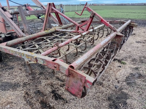 fogasos kombin�tor elad� 