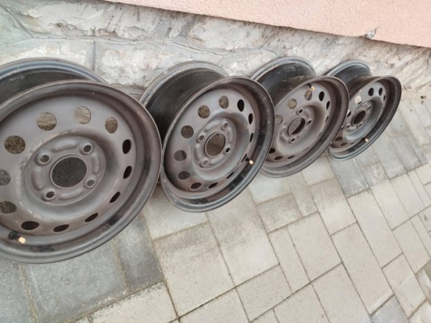 ford 4x108 13" lemezfelniszett 
