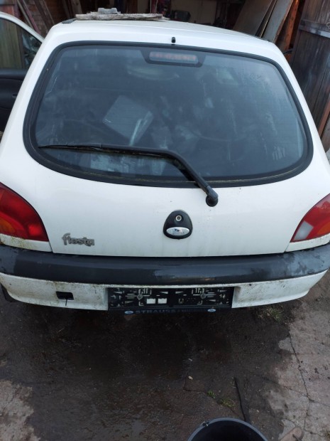ford fiesta 2001 es csomagtérajtó eladó