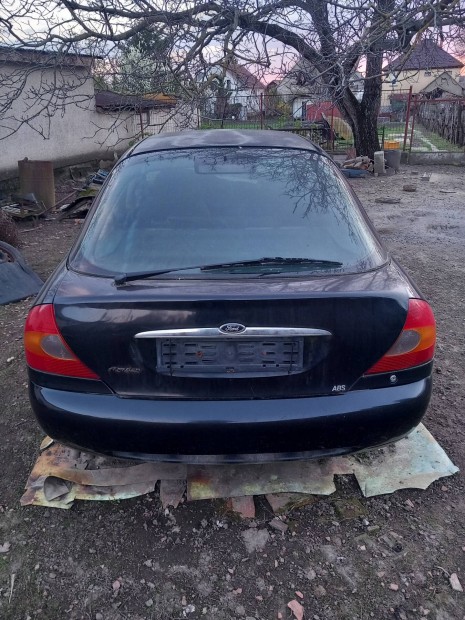 ford mondeo 1.8 diesel alkatr�szek