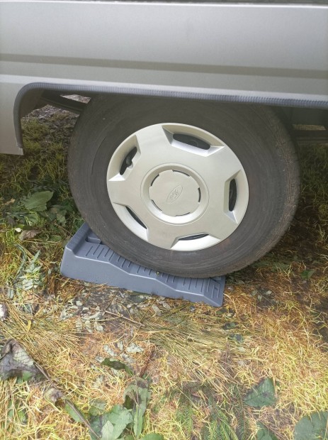 ford tranzit felnik,gumikkal,disztarcsakkal