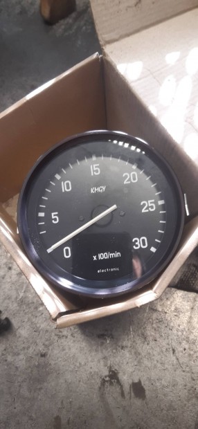 fordulatszm mr 24v Ikarus 