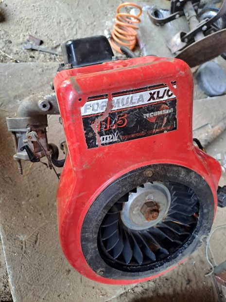 fűnyírótraktor fűnyíró traktor motor