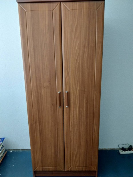 gardrób szekrény 2 db