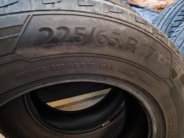 gumiabroncs  elad� 225/65R17