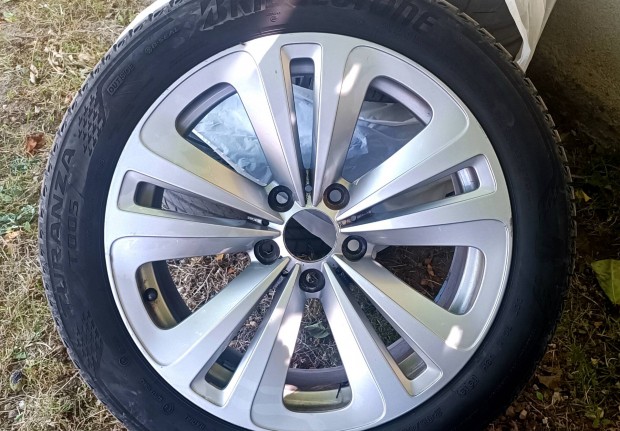 gyári BMW 18as alugarnitúra újszerű nyári bridgestone gumikkal