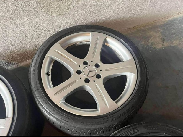 gy�ri mercedes cls 18as szett t�li gumikkal 