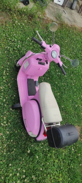 gyerekjtk elektromos kismotor vespa