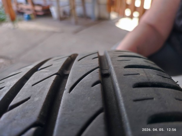 haszn�lt gumiabroncs, felnivel 