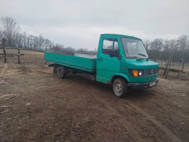 hossz plats 307 Mercedes elad 