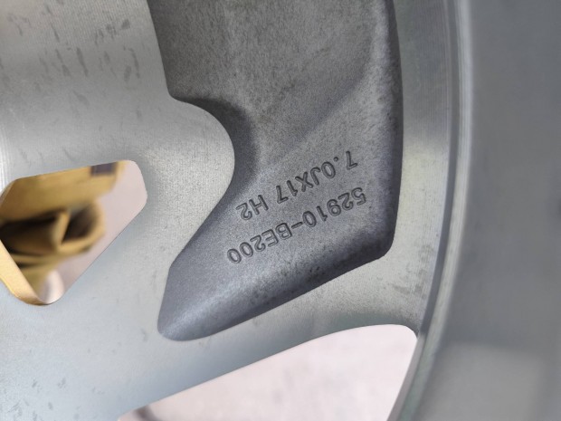 hyundai új kona gyári alufelni 5x114,3 17"