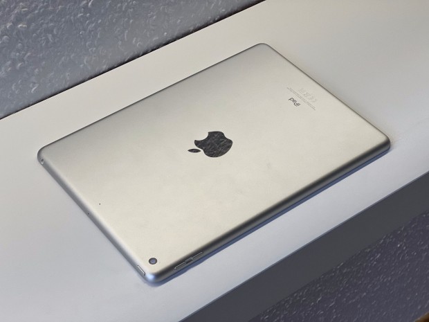 iPad 6th Generáció Silver 32GB 2 Év Garanciával Számlával
