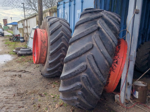 ikerker�k, dupla ker�k 650/65R42