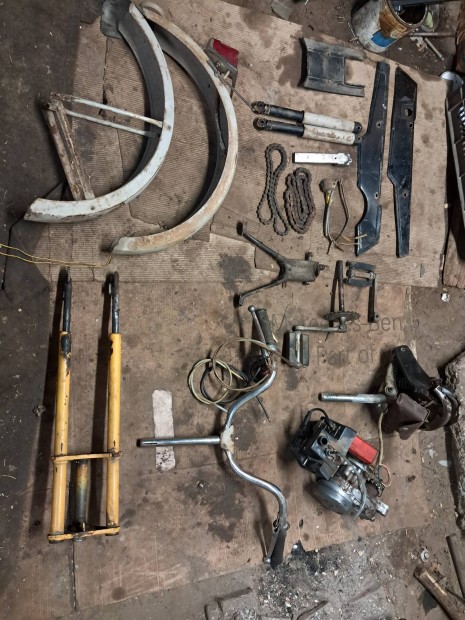 jawa babetta 207 alkatr�szek 