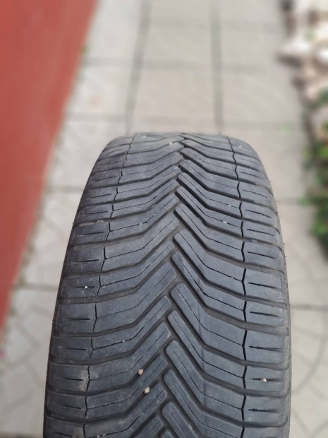 j keveset futtot gumik eladok!