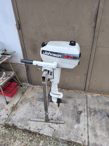 johnson csnakmotor elad.