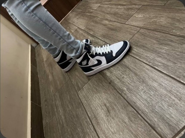 jordan 1 mid white metallic obsidian gold