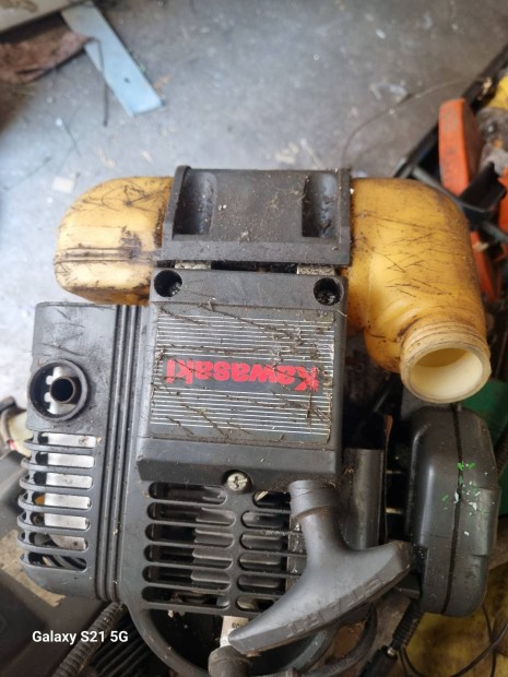 kawasaki fűkasza motor