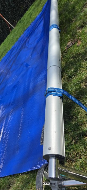 k�k fekete medence szol�r takar� f�lia 8x3.5m cs�v�l�vel