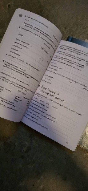kémia 8. tankönyv és munkafüzet