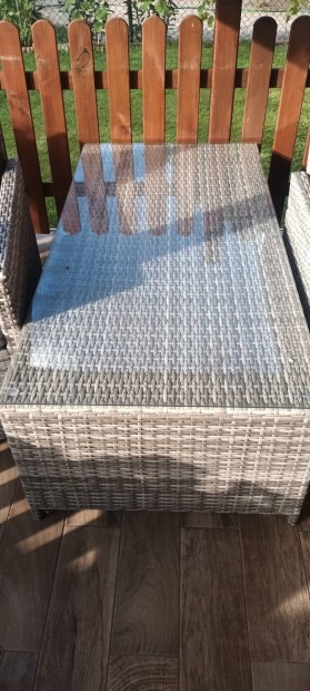 kerti butor garnitura műrattan