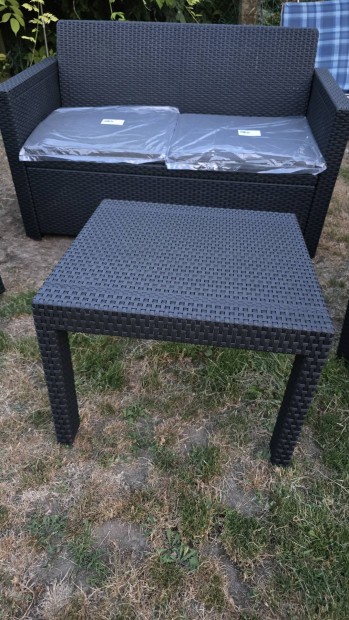 kerti rattan garnitúra