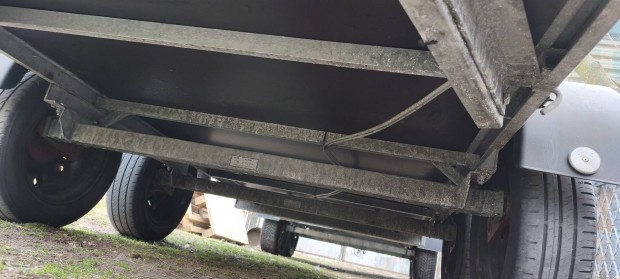 k�t tengelyes Rova ut�nfut� 