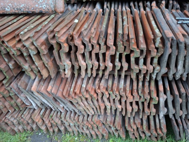 k�tfalcos cser�p 