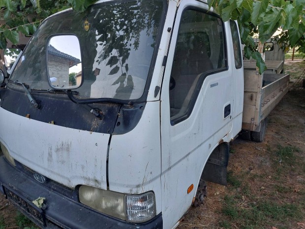 kia k2700 megmaradt alkatrszek
