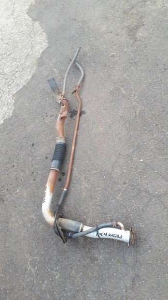 kia pregio tankbeöntő cső