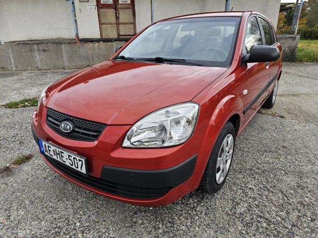kia rio  1.4 benzin  friss mszaki 