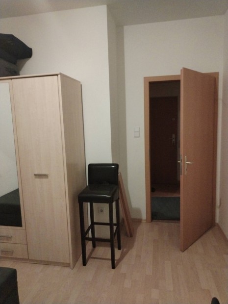 kiadó szoba béke térnél 