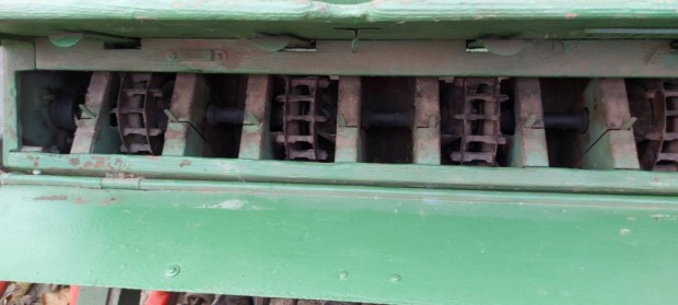 kis traktor munkaeszközök