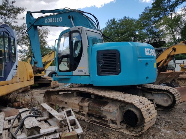 kobelco sk235.darabokban