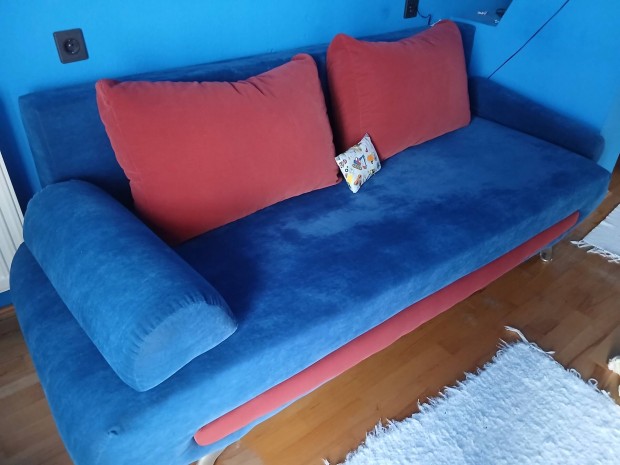 k�lt�z�s miatt elad�sra ker�lnek .