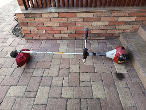 komatsu zeonah bkz 4500 f�kasza elad� (Husqvarna 543).