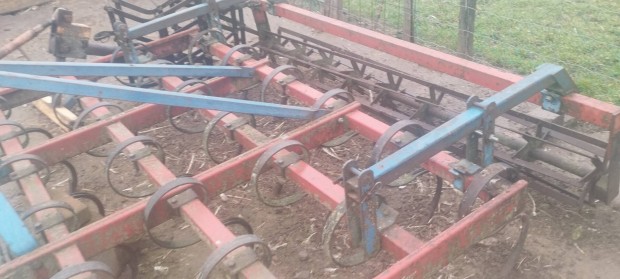 kombin�tor elad� 