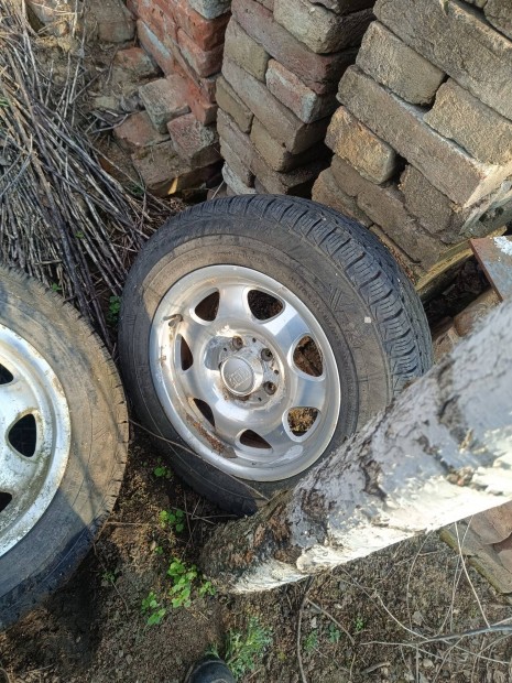 k�nny�f�m felni gumival egy�tt t4 en volt