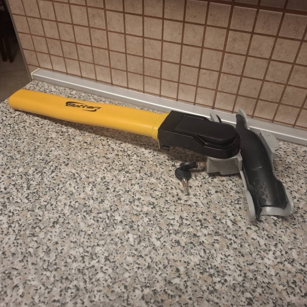 korm�nyz�r,Bottari k�tszer haszn�lt